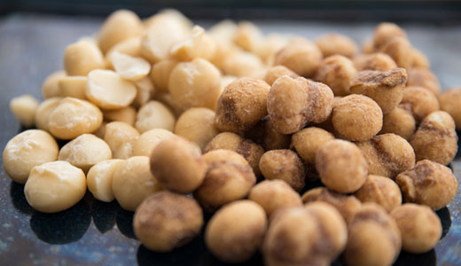 2 kinds of mac nuts